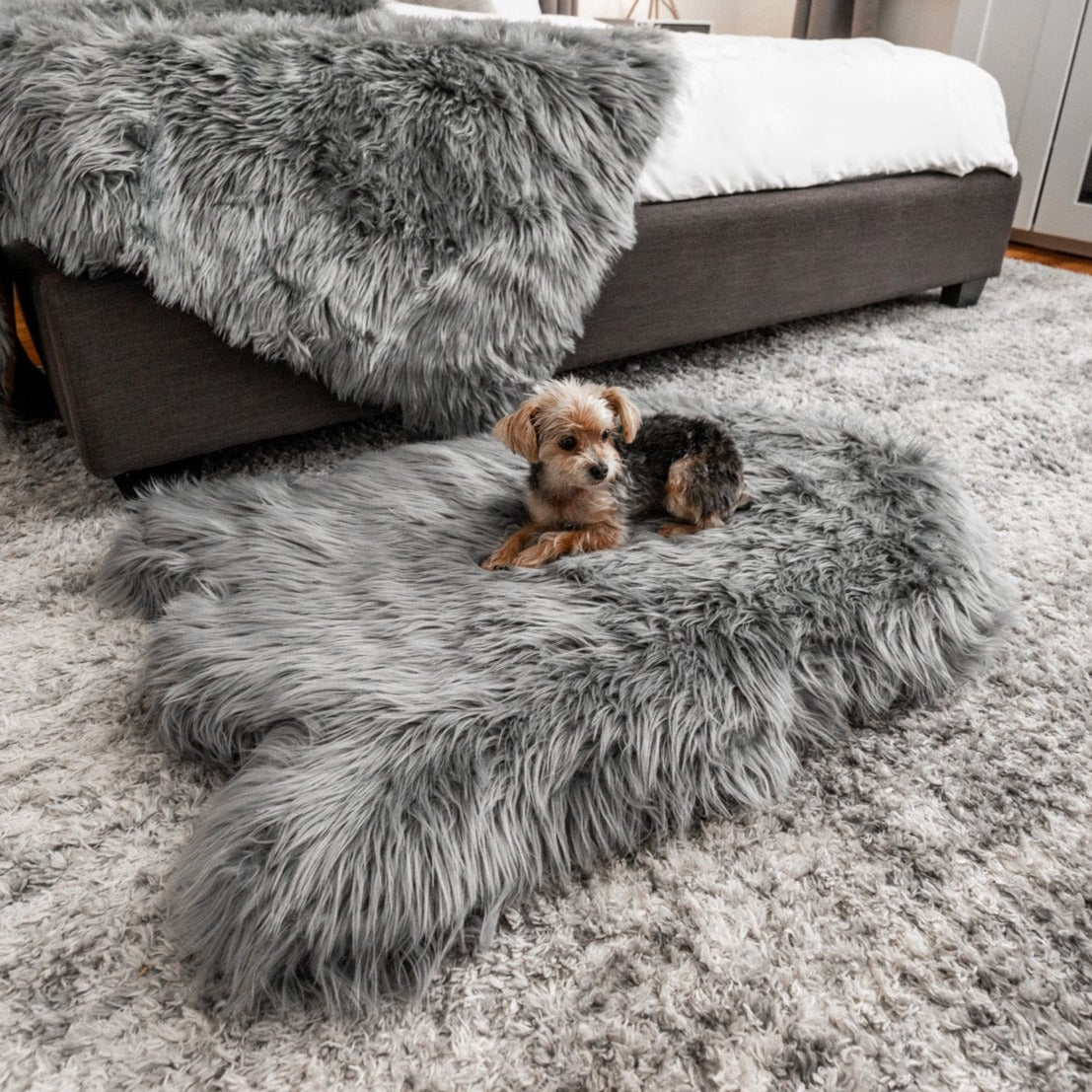 PupRug faux fur orthopedic dog bed in charcoal grey, photo 12