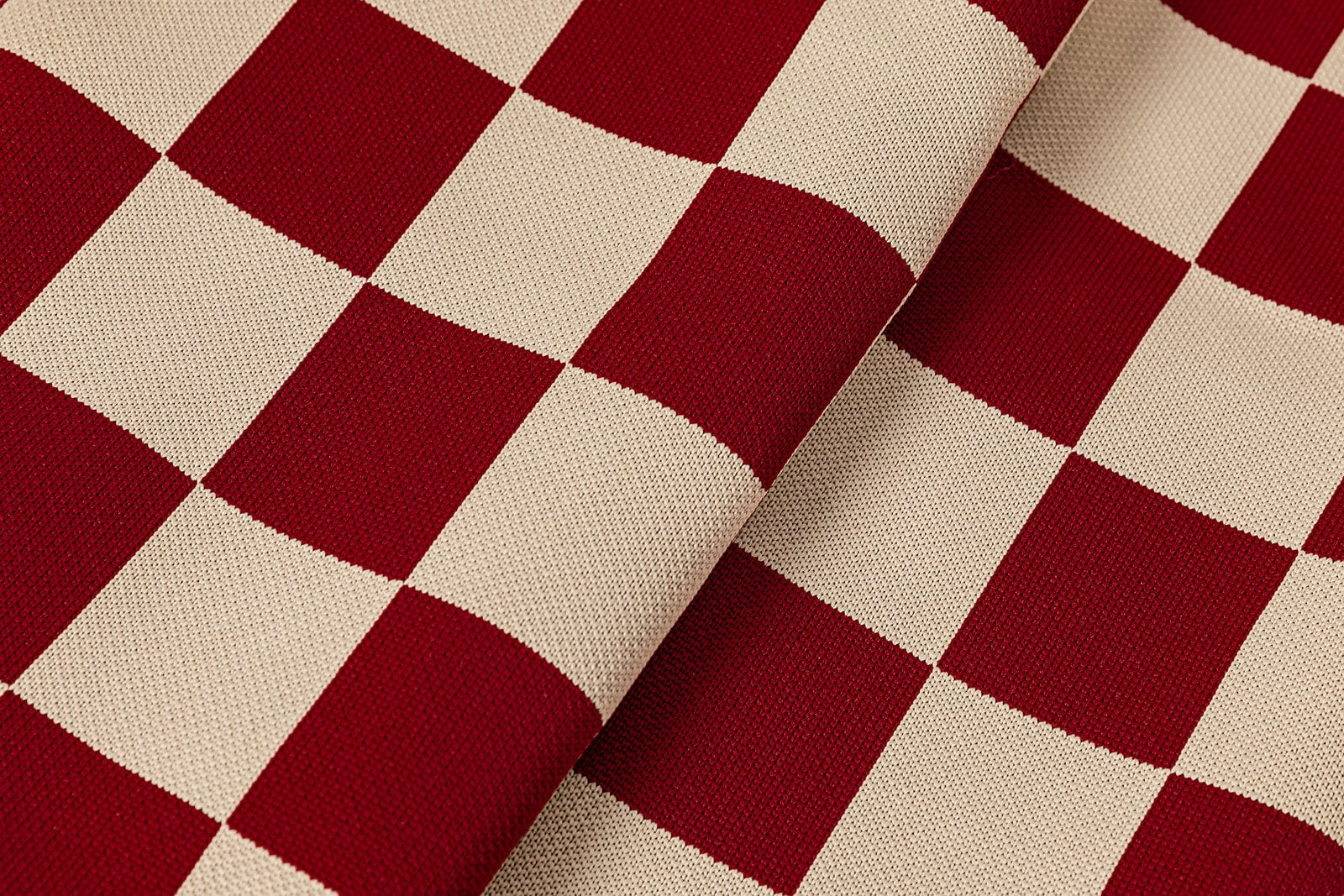 Eco-friendly Red Checker Dog Bed with Washable Cover