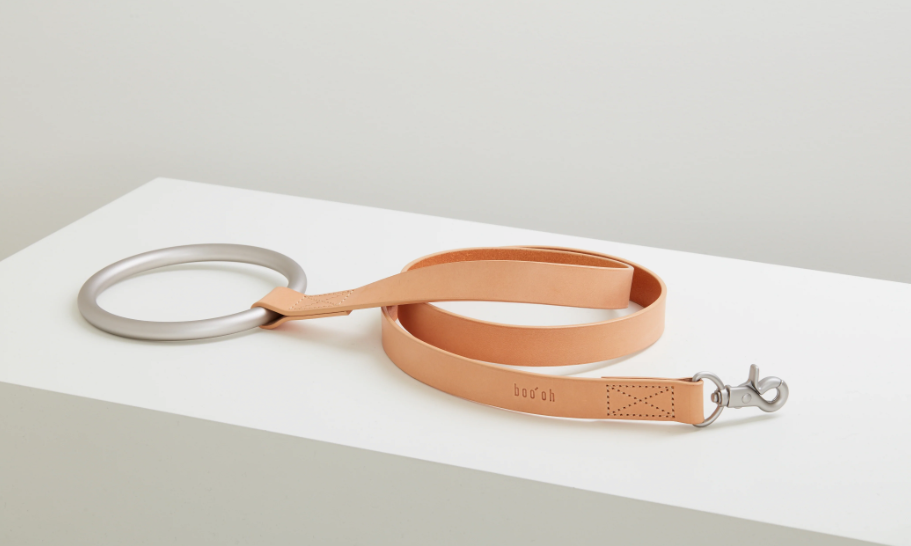 Stylish italian leather dog leash from Boo Oh in tan color