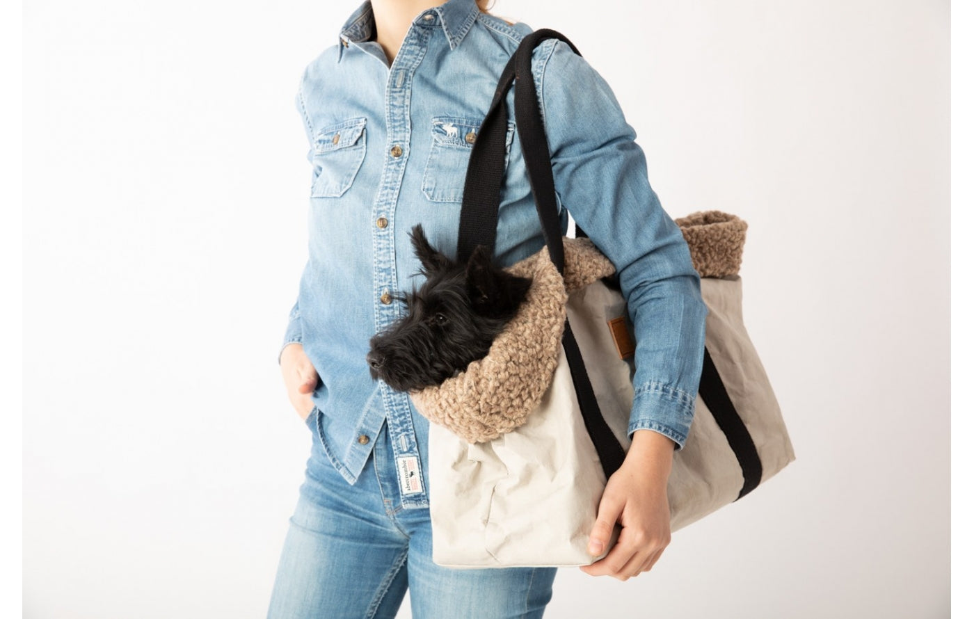 Designer dorothea dog carrier bag with shoulder carry and paper fabric in large size