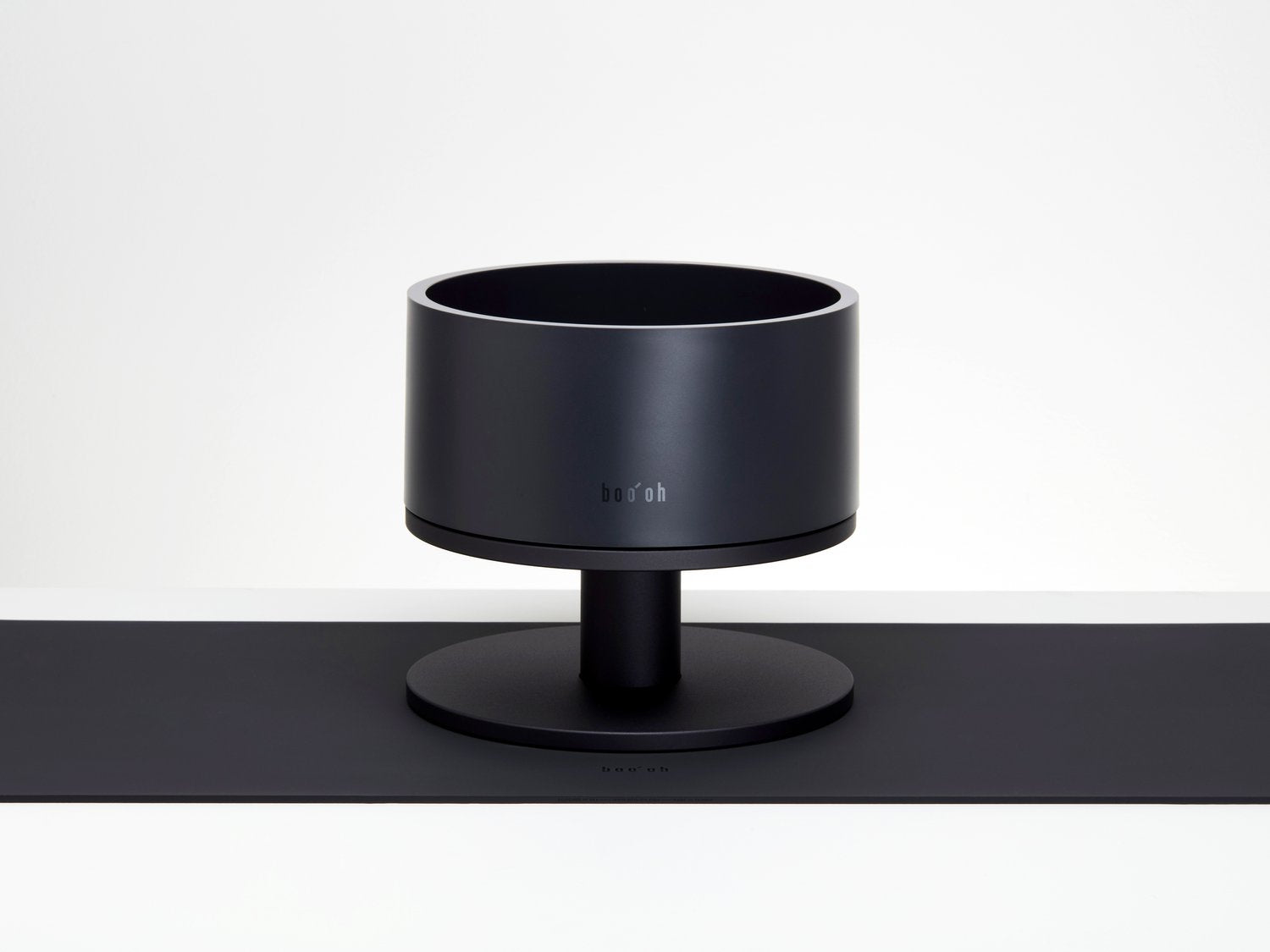 Black stand for dog bowl Mogo