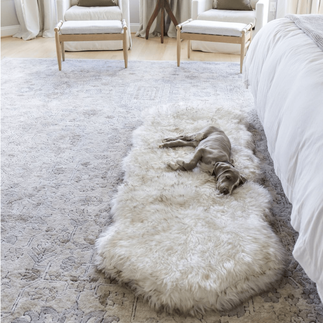 Puprug Orthopedic Faux Fur Memory Foam Dog Bed - Curve White with Brown Accents