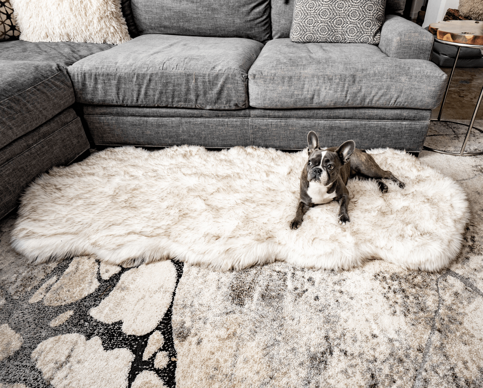 Puprug Orthopedic Faux Fur Memory Foam Dog Bed - Curve White with Brown Accents