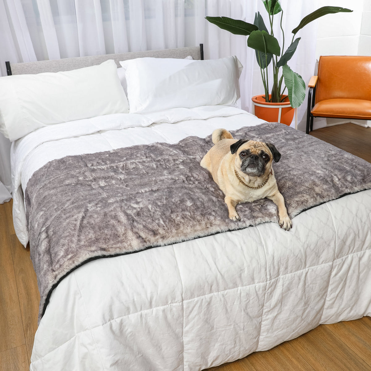 PupProtector luxe waterproof bed runner in chinchilla faux fur, photo 13