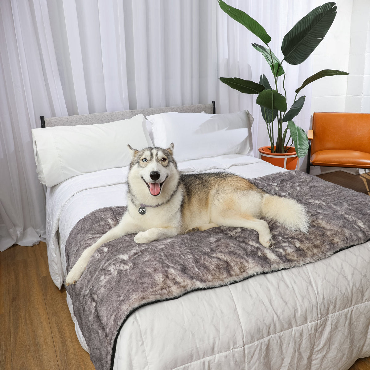PupProtector luxe waterproof bed runner in chinchilla faux fur, photo 7
