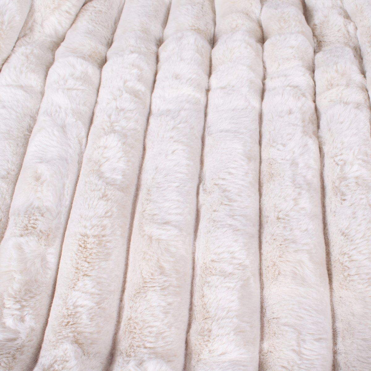 Luxury Faux Fur NonToxic Throw For Cats & Dogs