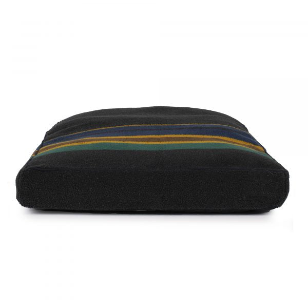 Vintage camp bed by Pendleton for dogs in black