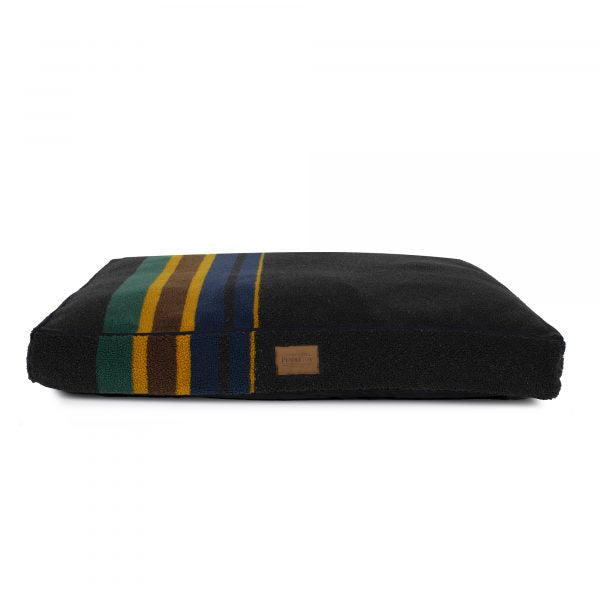 Pendleton Dog Napper Bed in Vintage Camp Oxford in Black  color