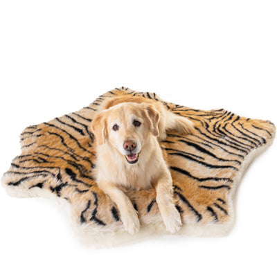 Large dog golden retriever on Puprug stylish  floor bed