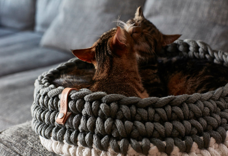 Miacara round crochet cat bed